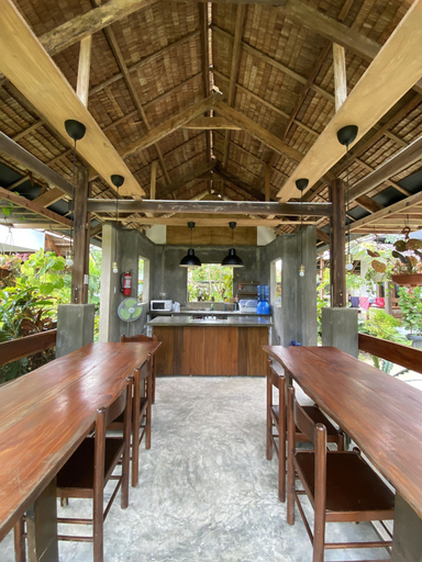Outdoor dining, Villa Peray Siargao, General Luna