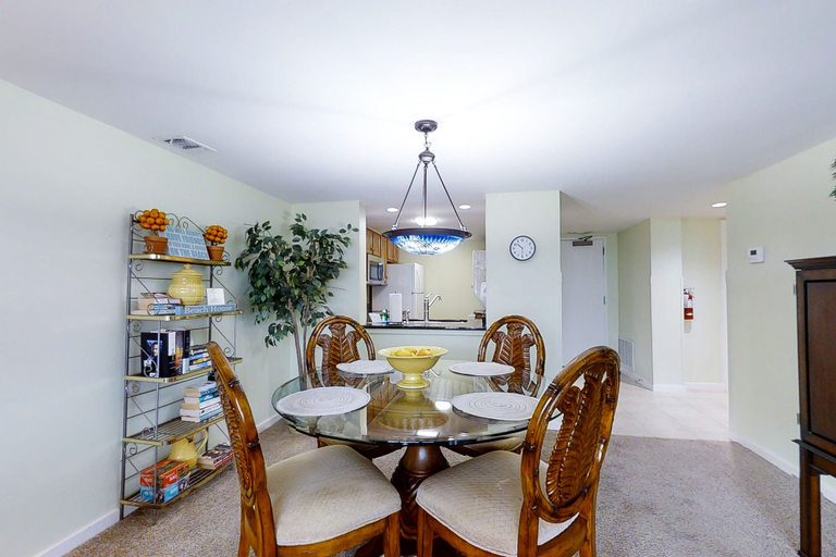 Room 2, Updated, Oceanfront Condo With Balcony, Wifi & Shared Pool/clay Tennis Courts, Nassau