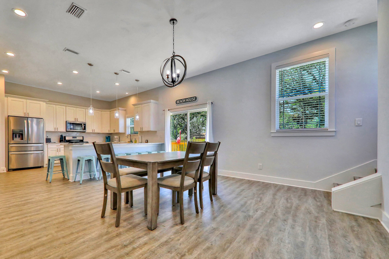 Room 3, Spacious Beach Home - Just a Block From the Ocean & the River, Saint Johns