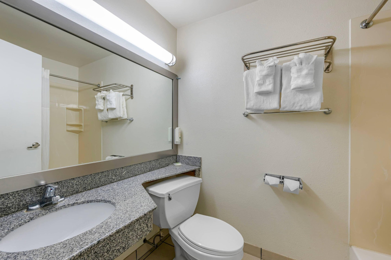 Bathroom 4, Quality Inn Enola - Harrisburg, Cumberland