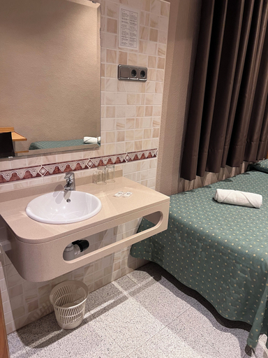 Bathroom 5, Hostal Nuevo Colón, Barcelona