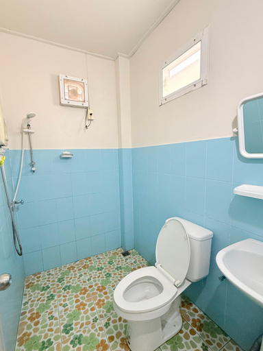Bathroom 4, Queue Bright resort, Wiang Chai