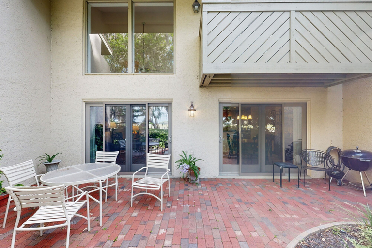 Outdoor dining, Golf-course-front Amelia Island Townhome With Patios, Fast Wifi & Shared Pool, Nassau