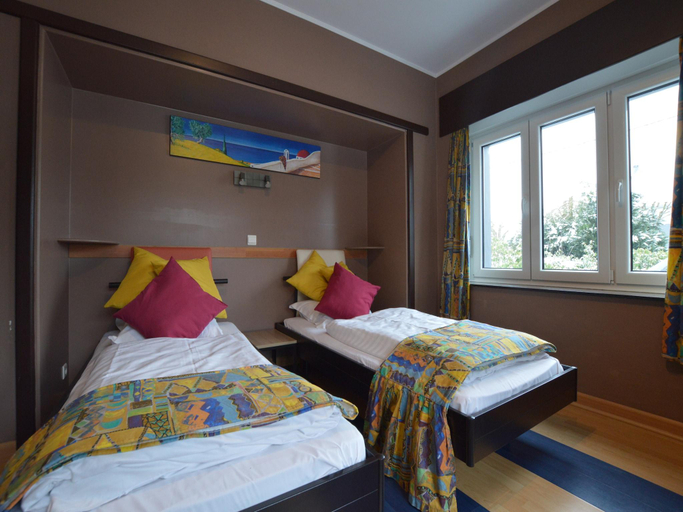 Bedroom, Spacious Home with Garden, Liège