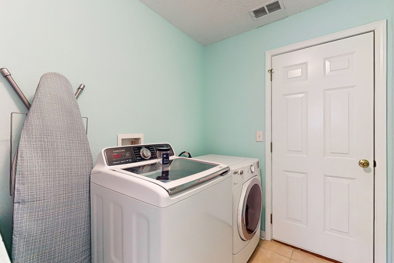 Laundry, Sunny Home With Private Heated Pool, Pool Spa, Fireplace, Patio, Grill, W/d, AC, Flagler