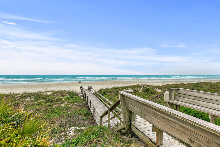 Beach 5, Newly Decorated Ground-floor Suite Steps From Beach and Pool W/views, Wifi, Saint Johns