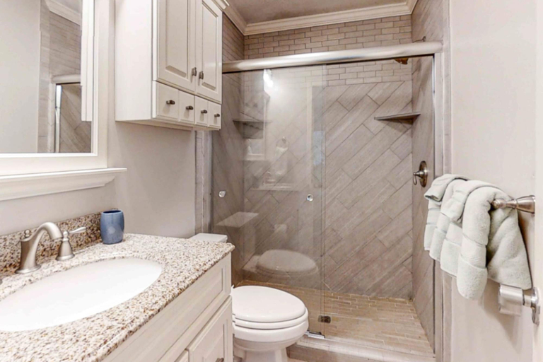 Bathroom 5, Dog-friendly Oceanfront Getaway With Shared Pool & Central AC, Nassau