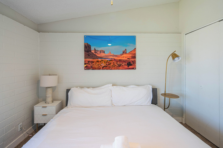 Room 2, Dwell, Maricopa