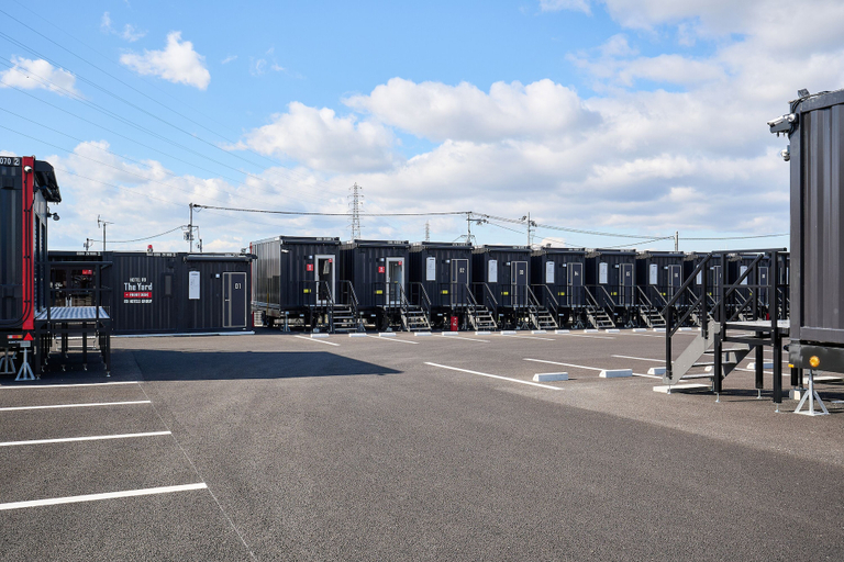 Parking, HOTEL R9 The Yard Gamohino, Hino