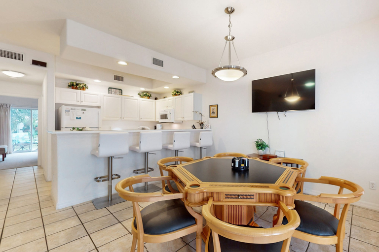 Private kitchen 3, Spacious Townhome With Shared Pool Near Golf, Marinas, & Restaurants, Flagler