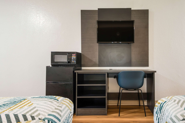 Bedroom 4, Motel 6 Laredo, TX - North I-35, Webb