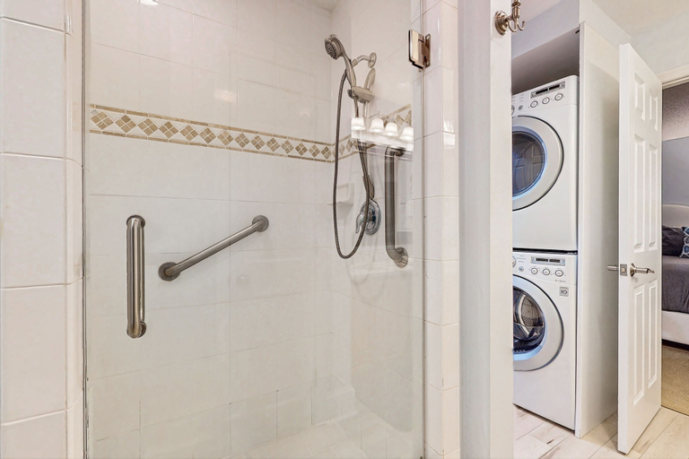 Bathroom 4, Ground Floor Condo With Private Patio, Full Kitchen, Beach Access and Pool, Nassau