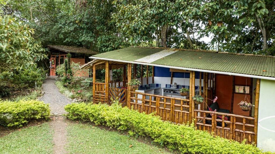 Property grounds 3, Finca Ecologica el Maco, Isnos