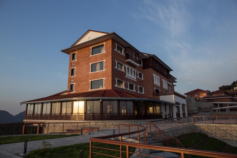 Exterior & Views