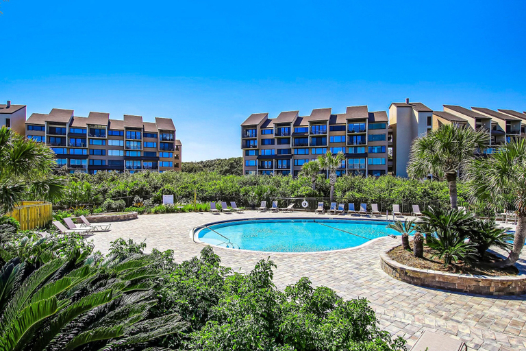 Pool 3, 1179 Beach Walker, Nassau