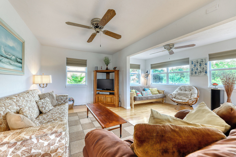 Living area 3, Dog-friendly Home With Beach Access & Deck - Snowbirds Welcome, Saint Johns