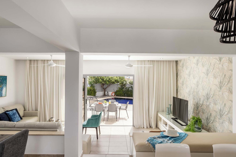 Living area 2, Pantaros Luxury Villas with pool