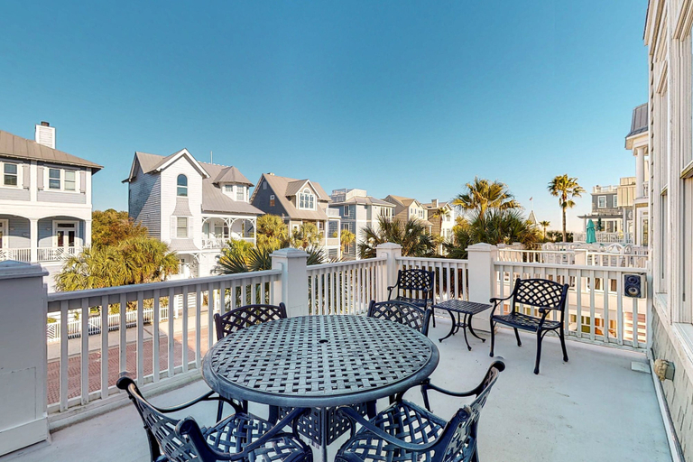 Outdoor dining 5, Luxury Cottage With Pools & Multiple Decks, 1/2 Block to Beach, Glynn
