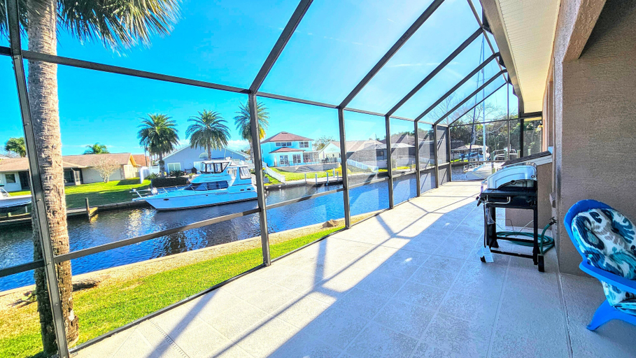 Terrace/patio 4, Captain's Key Waterside Retreat - Boat Dock! Awesome Pool!, Flagler