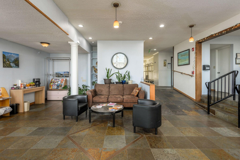 Public Area 5, Waldport Beach Hotel, Lincoln