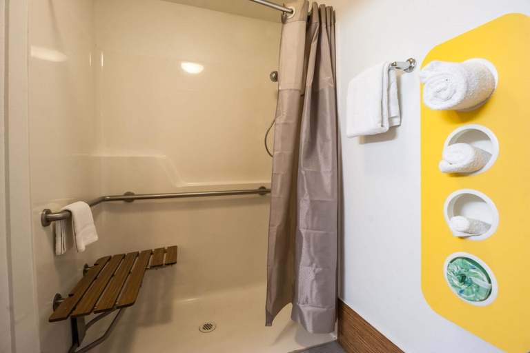 Bathroom 4, Motel 6 Seaside, Clatsop