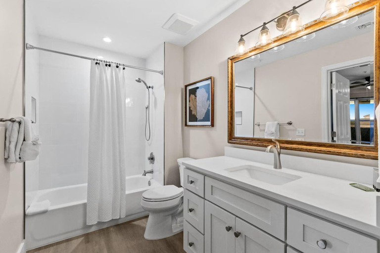 Bathroom 2, Amalfi Coast 425d, Walton