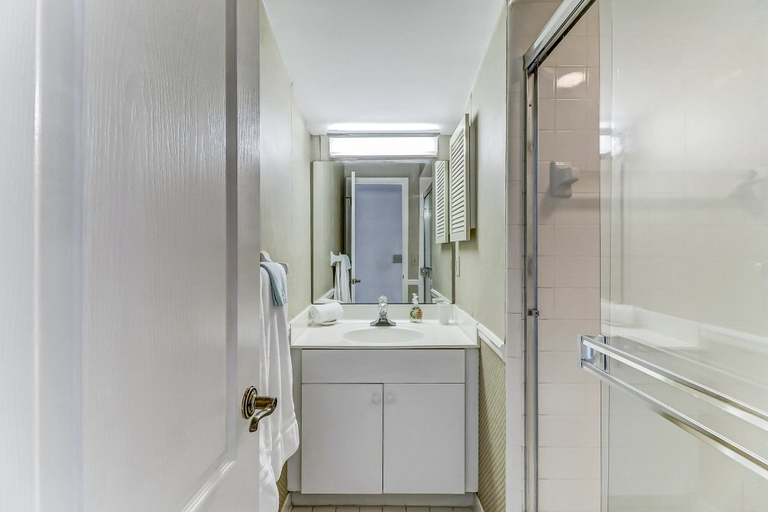 Bathroom 4, Oceanfront, Gated Community Townhome With Private W/d, Beach & Pool Access, Nassau