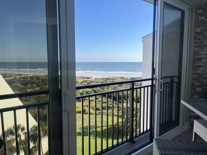 View from room 5, Seventh Floor Oceanfront Condo With Shared Pool, Ocean View, & High-speed Wifi, Saint Johns