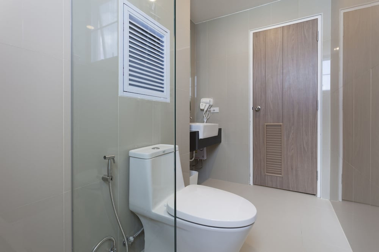 Bathroom 4, Easy Hotel 2, Muang Lamphun