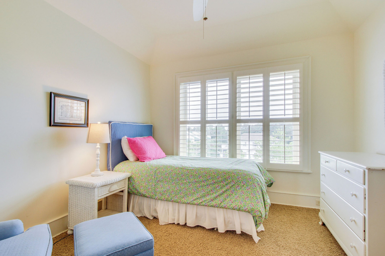 Room 2, Beach Cottage With Private Pool & Spa, Ocean Views, & Shared Pool Access, Glynn