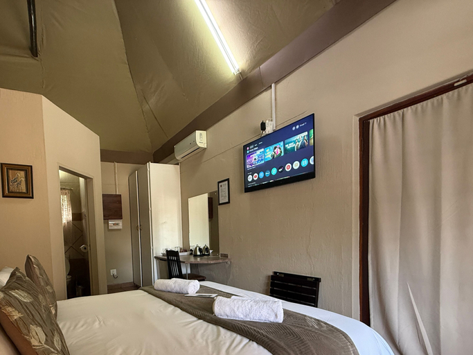 Room 3, The Orion Guest House, Nkangala