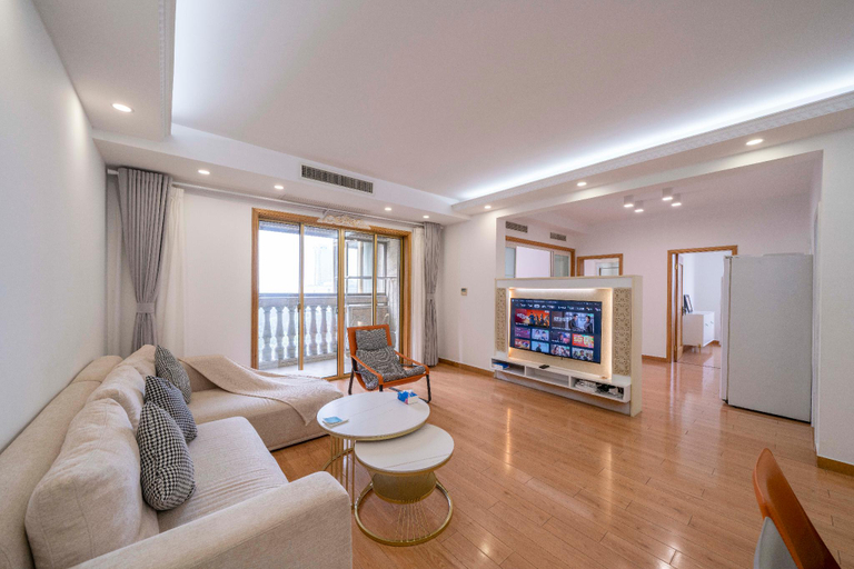 Separate living room 5, Tyms Gubei Elegant 3BR 2BA APT, Shanghai