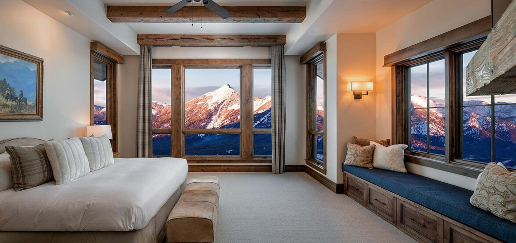 Room 5, 30 Spur Road 6 Bedroom Home by Moonlight Basin Lodging, Madison