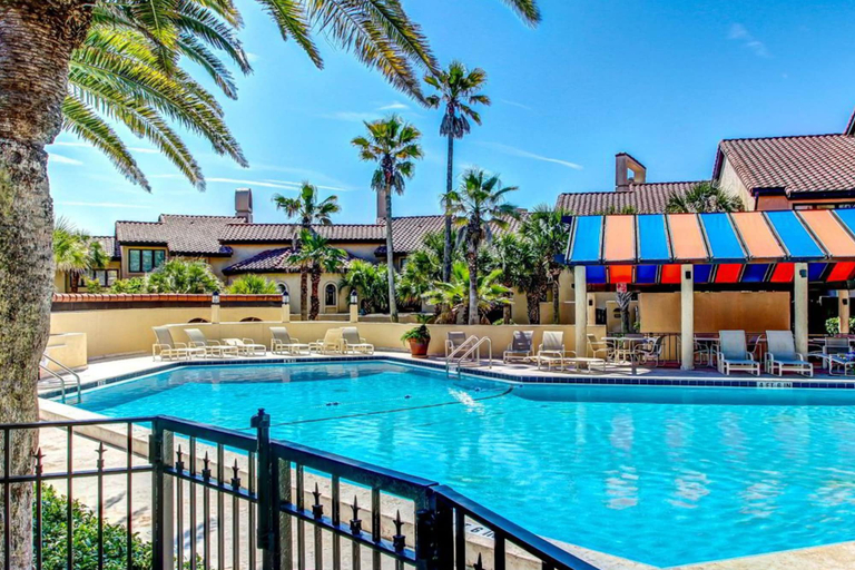 Pool 2, Newly Renovated Spacious Villa w/ Ocean Views, Pool & Beach Access, Nassau