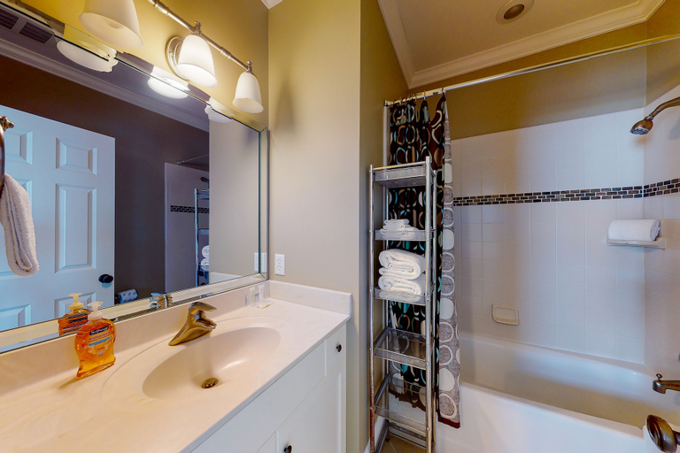 Bathroom 5, Fantastic Getaway With Private Pool, Deck, Game Room, AC & Fast Wifi, Glynn