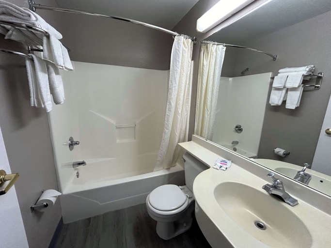 Bathroom, Motel 6 Idabel, Ok, McCurtain