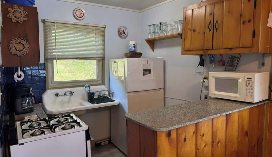 Private kitchen 5, Minocqua Shores Cabin #2, Oneida