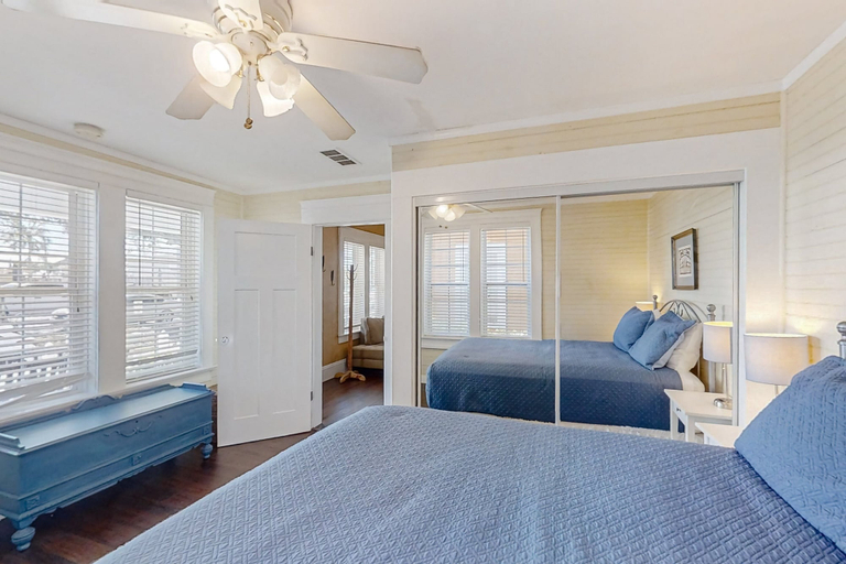 Room 4, Pet -friendly Home Walking Distance to Down St Augustine, Saint Johns