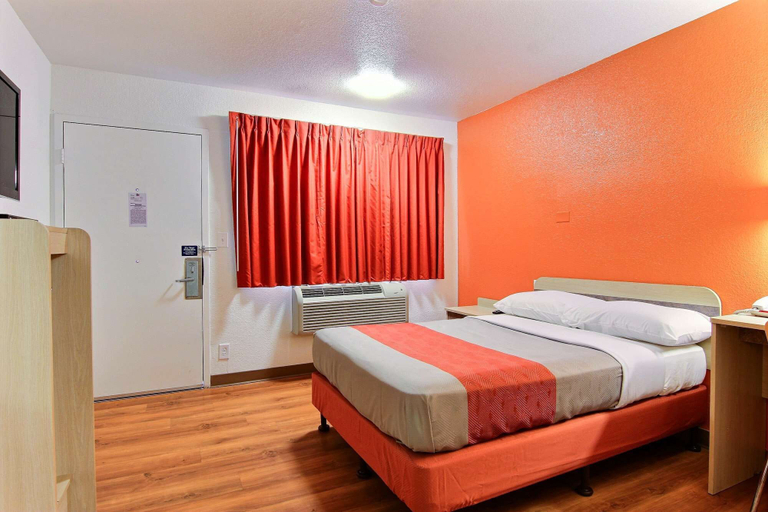 Bedroom 3, Motel 6 Kingsville, TX, Kleberg