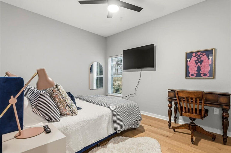 Room 1, 2112 Thornton, Travis