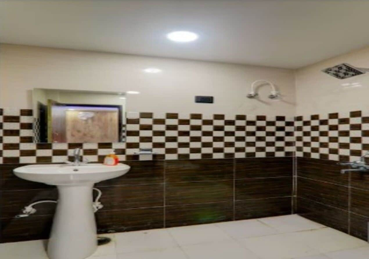 Bathroom 4, Hotel Luv Inn, Lucknow