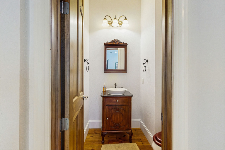 Bathroom 3, Welcoming Home With Golf Course View, High-speed Wifi, and Central AC, Glynn