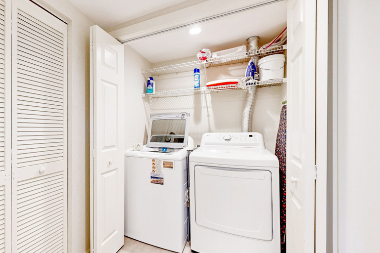 Laundry, Snowbird Friendly, Oceanfront Community With Optional Golf Cart!, Nassau
