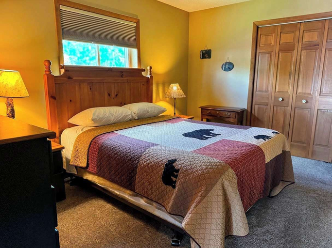 Room 2, Island Cove #9 - On Minocqua Lake, Oneida