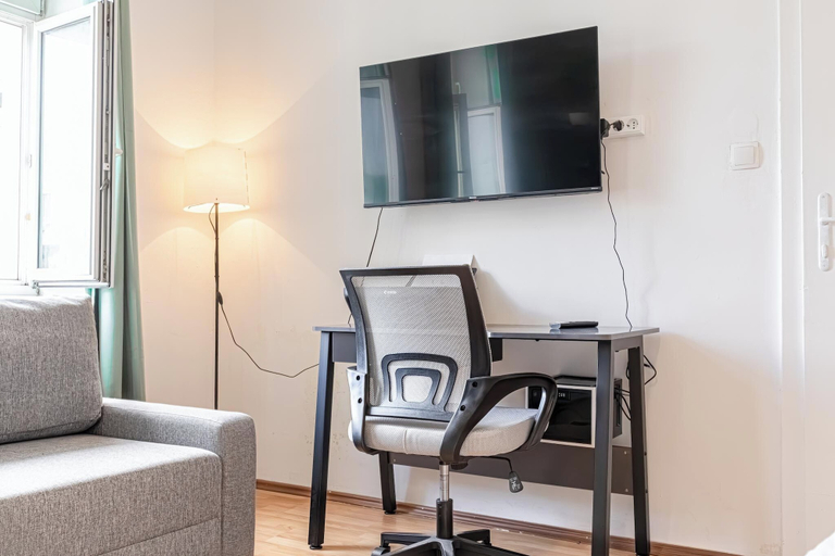 Living area 3, Comfortable 1BR Near U3 and Danube, Wien