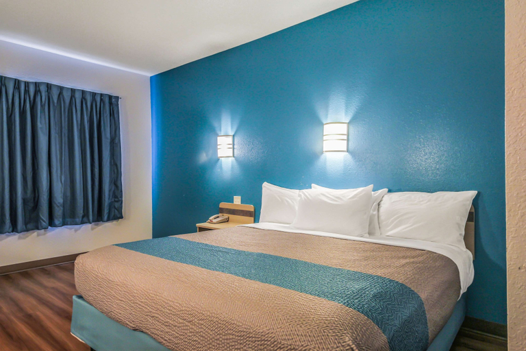 Bedroom 3, Motel 6 New Braunfels, TX, Comal