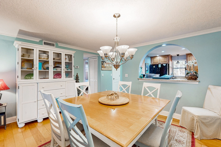 Room 4, Patio Condo in Oceanfront Community w/ Pool Walk to Beach, Saint Johns
