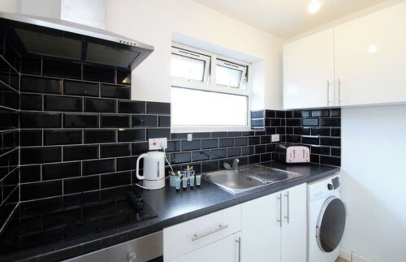 Private kitchen 2, Coventry Road Studio Flat, Southampton