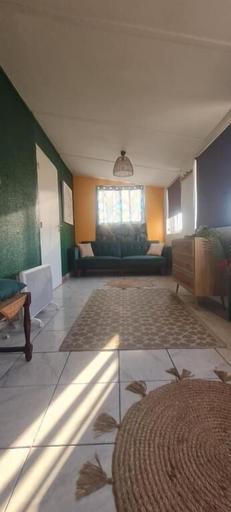 Interior 4, la maison couleur volcan, Le Tampon