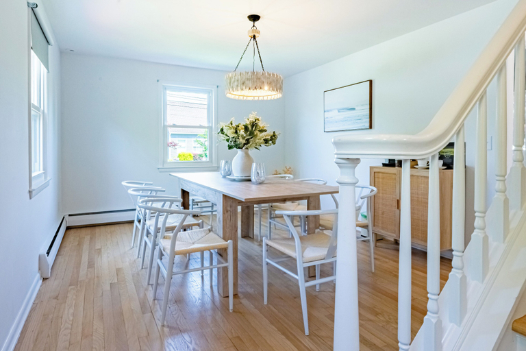 Dining 4, Cozy Cottage with Fire Pit, Fairfield